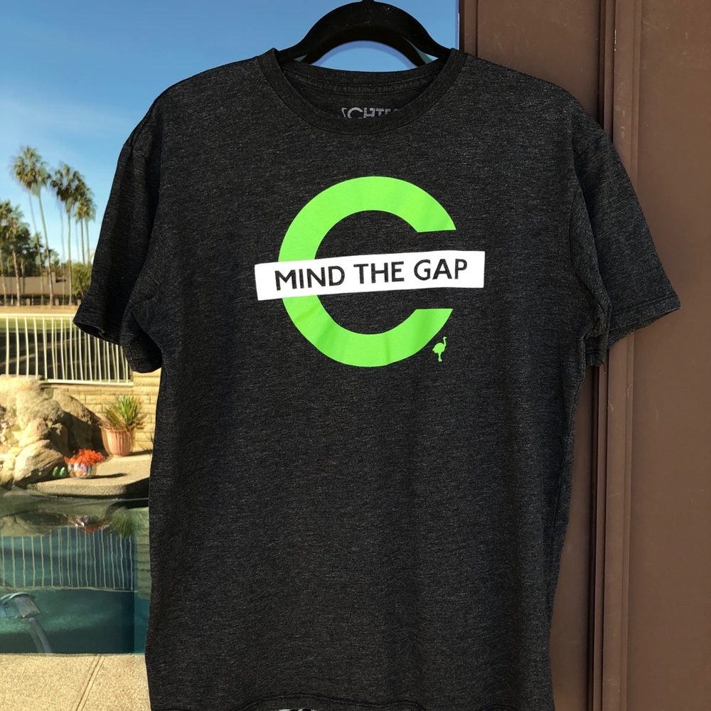 Chive Tees "MIND THE GAP" Graphic Tee L